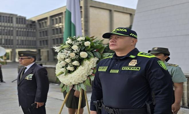 D&iacute;a del H&eacute;roe de la Patria y su Familia: la Polic&iacute;a Nacional honra el legado de quienes lo dieron todo por la naci&oacute;n