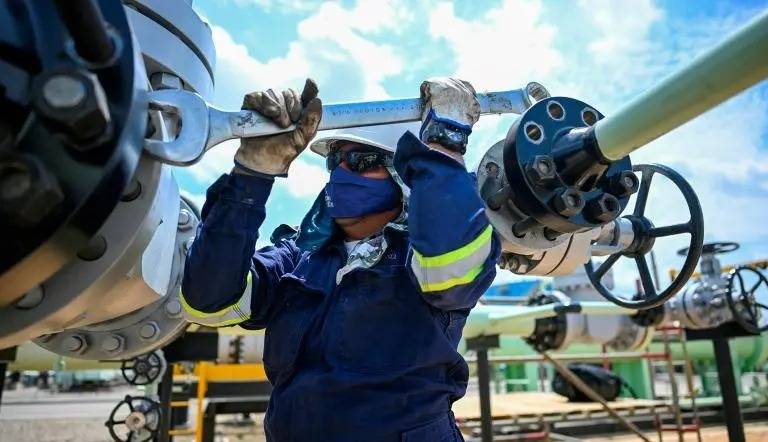 Jornadas prolongadas en oleoductos encienden alertas por seguridad laboral