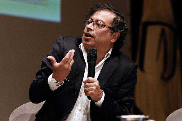 Petro anuncia inicio de bono pensional pese a falta de revisi&oacute;n en la Corte