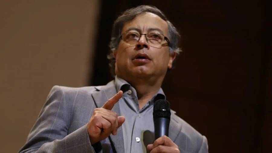 Petro denunci&oacute; desfalco de 100 billones en el sistema de salud