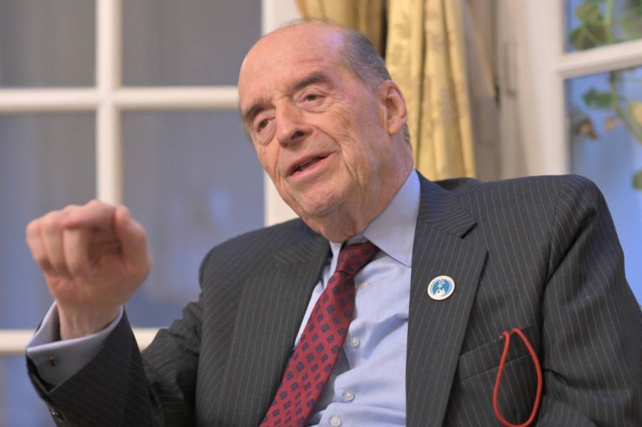 As&iacute; fue el proceso de licitaci&oacute;n de pasaportes que inici&oacute; &Aacute;lvaro Leyva y que luego suspendi&oacute; Luis Gilberto Murillo