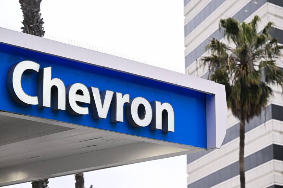 Maduro dice que Chevron recibi&oacute; autorizaci&oacute;n de EEUU para retomar operaci&oacute;n en Venezuela