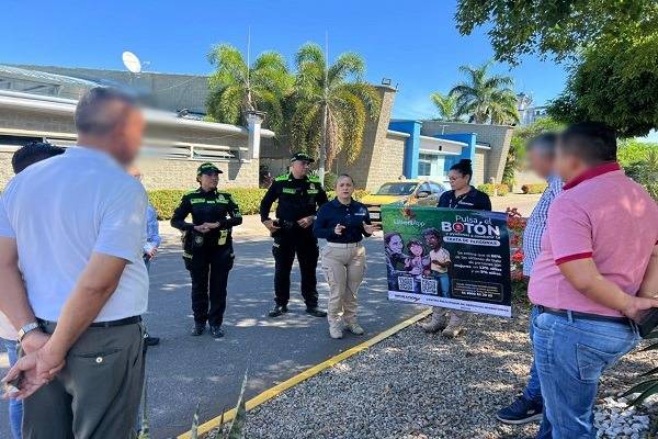 Polic&iacute;a Nacional refuerza acciones de prevenci&oacute;n contra la trata de personas en el aeropuerto de Neiva