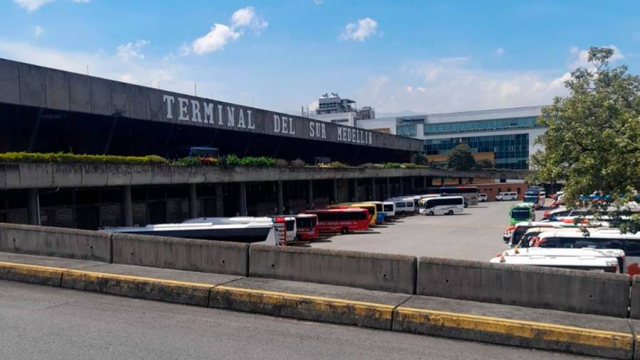 M&aacute;s de 410 mil pasajeros llegaron a la Feria de las Flores en Medell&iacute;n, 17,4% m&aacute;s que en otras temporadas