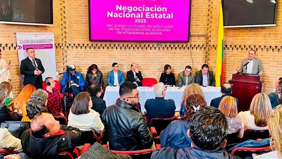 M&aacute;s de 1,2 millones de empleados estatales se benefician con acuerdo entre Gobierno y organizaciones sindicales