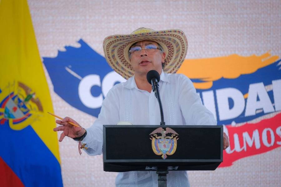 Petro tacha de 