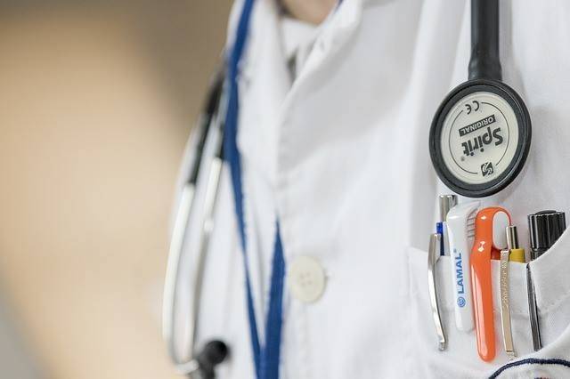 Detenida en Espa&ntilde;a una mujer acusada de hacerse pasar por m&eacute;dico en Colombia